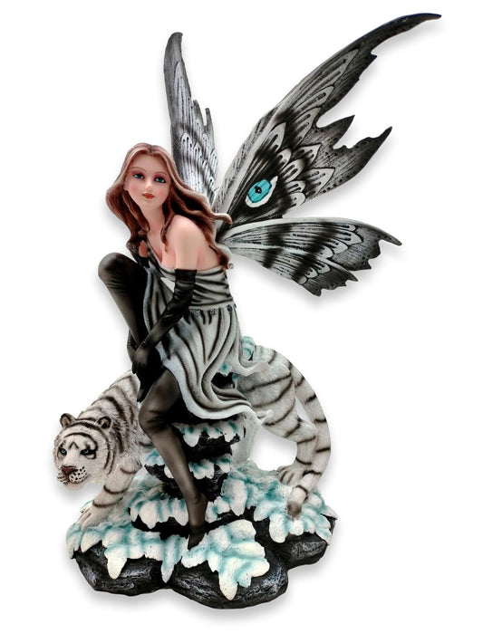 Eleven Tigrale with a white tiger
