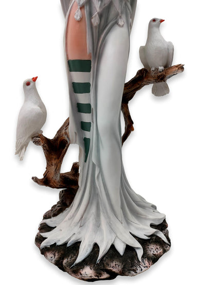 Elf Dovina et ses pigeons