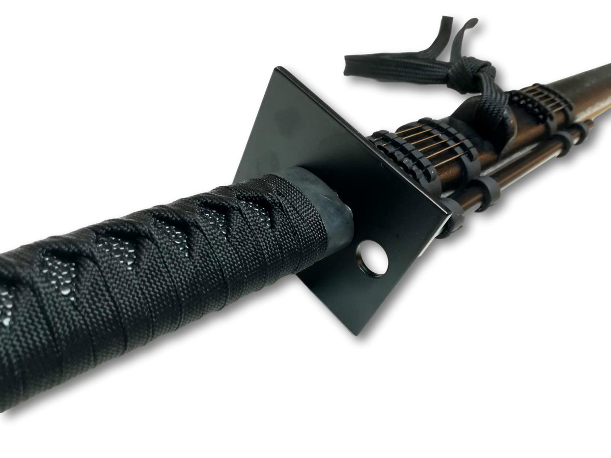 Katana con cerbottana e frecce