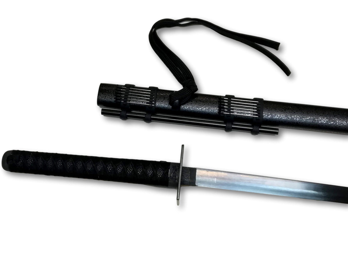 Katana con cerbottana e frecce