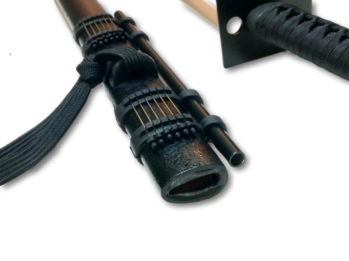 Katana con cerbottana e frecce
