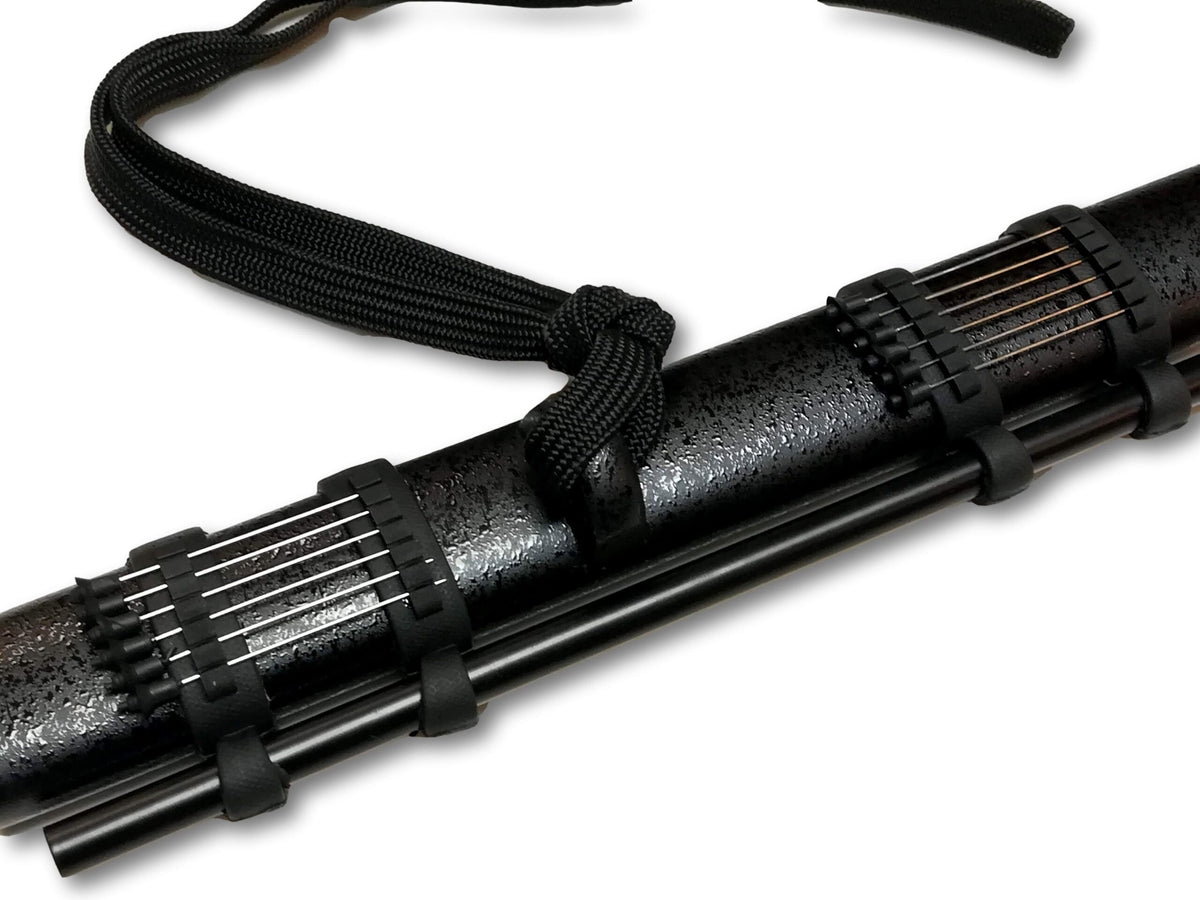 Katana con cerbottana e frecce