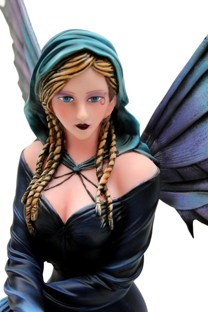 Elf Prunella mit einem kleinen Drachen